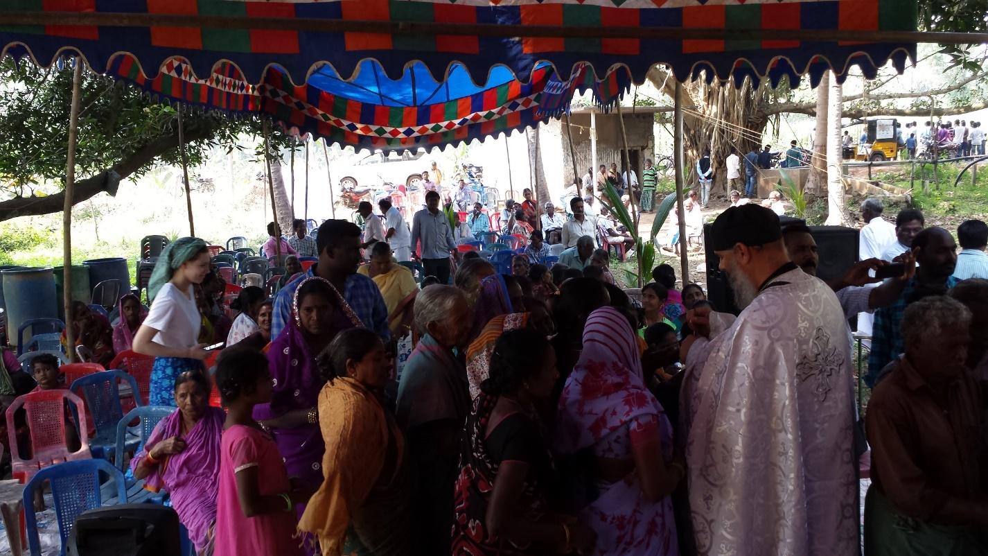 The Hindus were beginning to assemble by the rickshaw in the upper right of this photo.